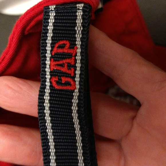 VGUC. GAP American flag colored red baseball cap. - Picture 6 of 8